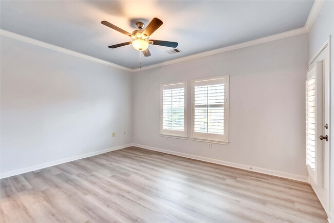 Building Photo - 2900 S Lakeline Blvd