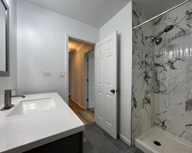 Building Photo - 2415 N Kennicott Dr