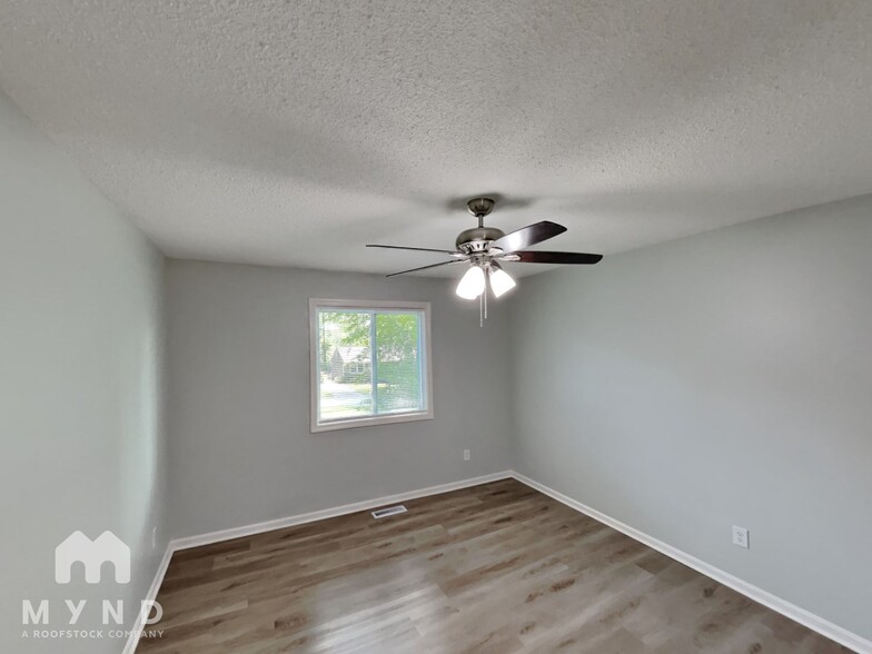 Building Photo - 200 Buckskin Dr