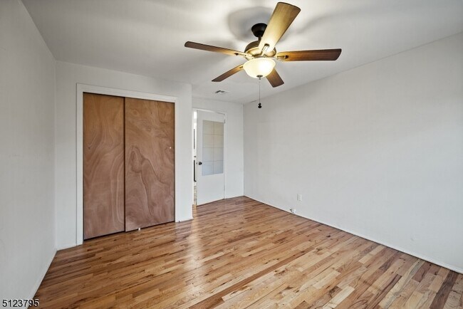 Building Photo - 480 Parkway Dr