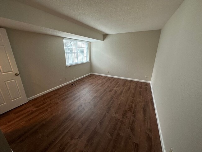 Building Photo - 2 Bed 2 Bath W/ 2 Car Garage In Bancroft V...