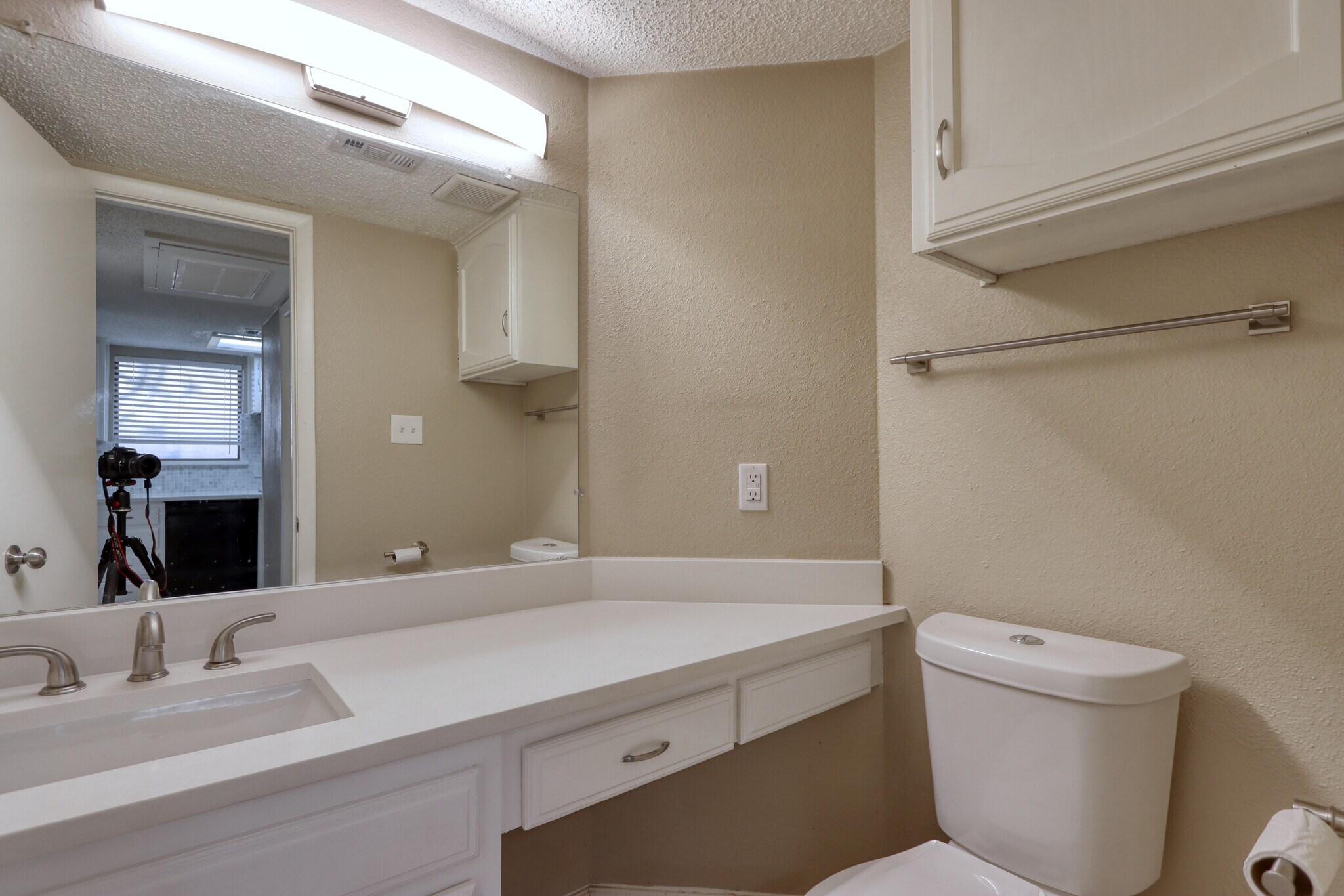 Building Photo - 711 Harbour Town Dr