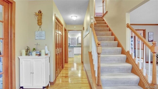 Building Photo - 83 Huntingwood Dr