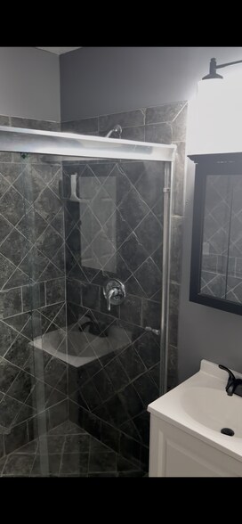 Building Photo - 8543 Wakefield Ave