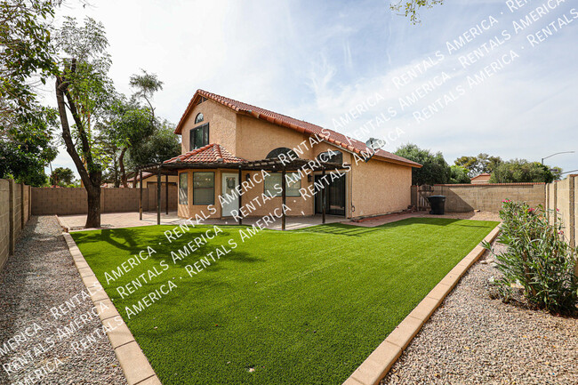 Building Photo - 967 E Rockwell Dr