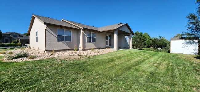 Building Photo - ALL PROSPECTIVE TENANTS MUST SUBMIT A $58 ...