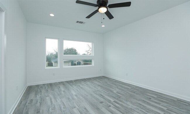 Building Photo - 9315 Ashville Dr
