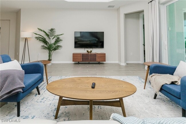 Building Photo - 15862 Sugar Hl Dr