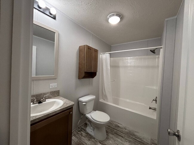 Building Photo - 1111 OH-133