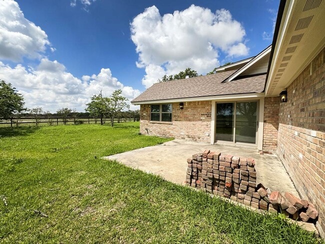 Building Photo - 5121 FM446