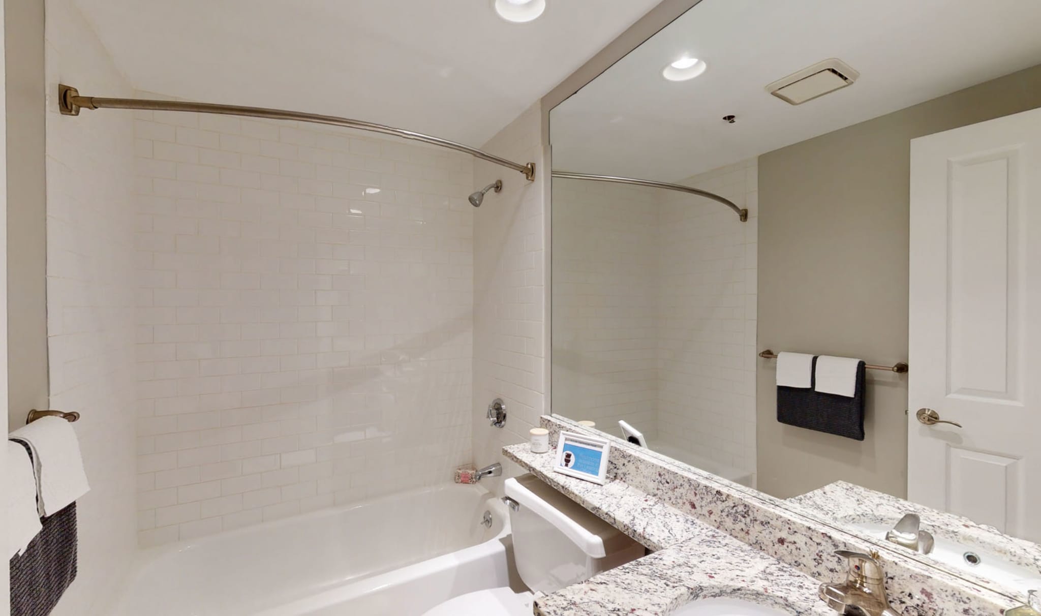 Building Photo - 7 Harcourt St