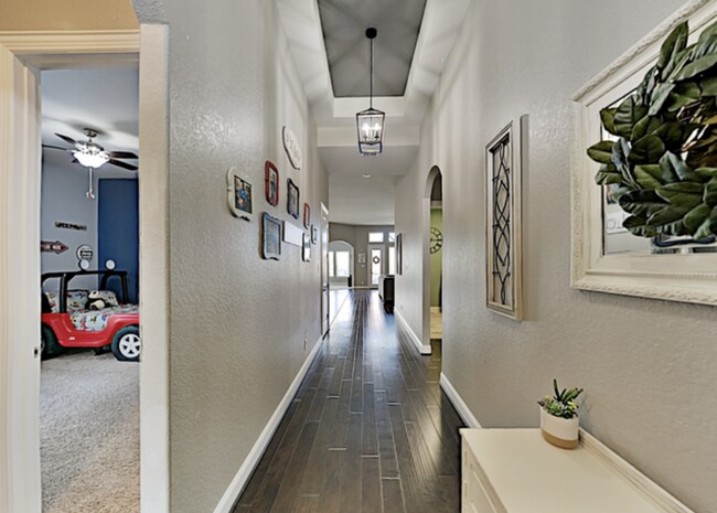 Building Photo - Spacious 4-Bedroom Ranch-Style Rental with...