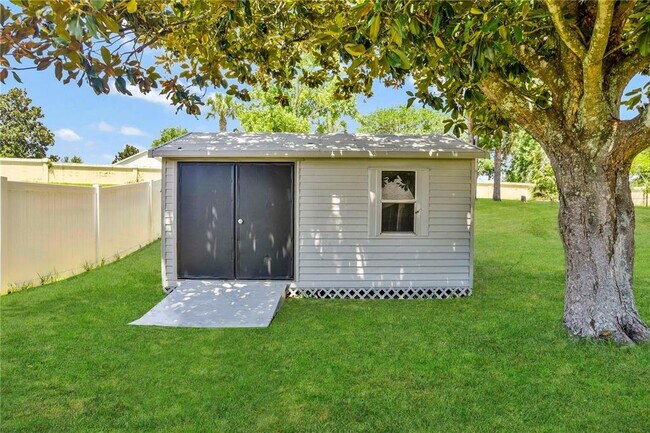 Building Photo - 15528 Hidden Lake Cir