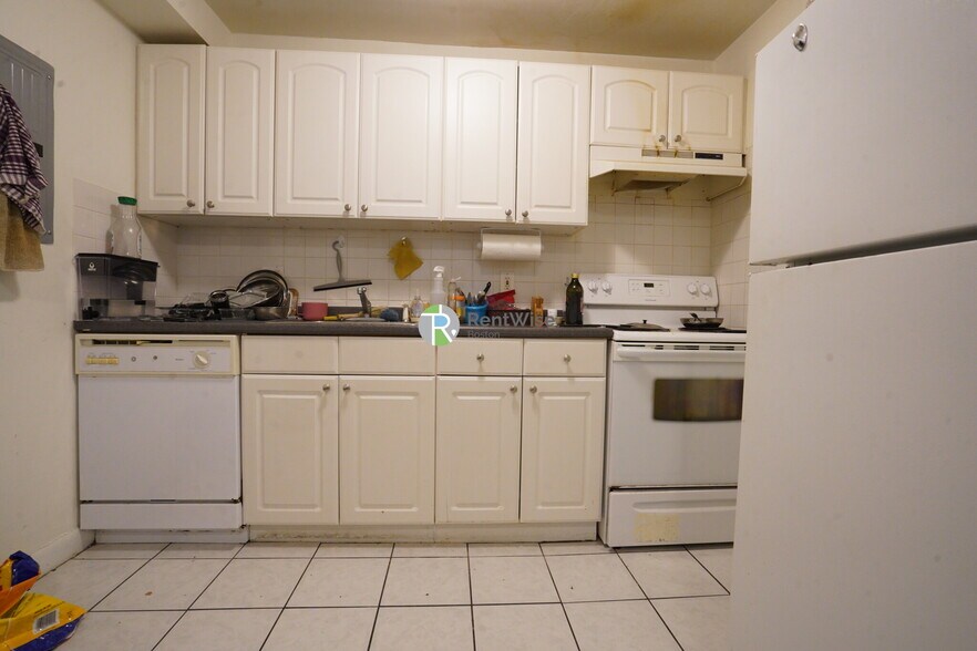 Building Photo - 8 Griggs St