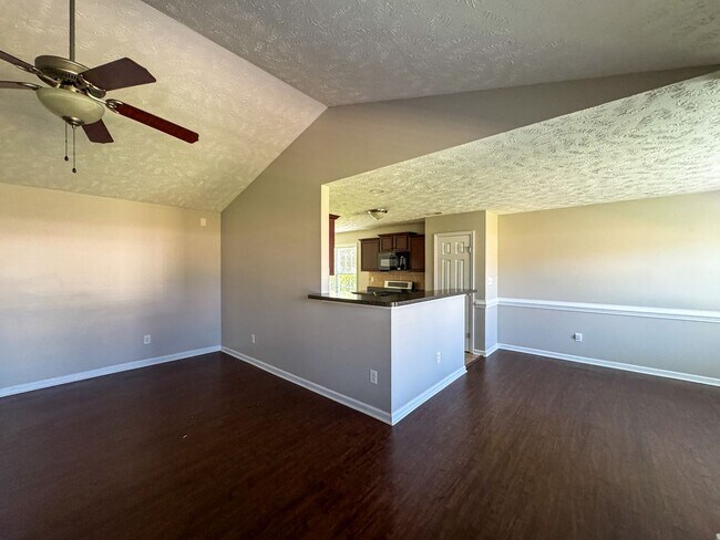 Building Photo - Lovely 4 Bed 2 Bath Home in West Gate