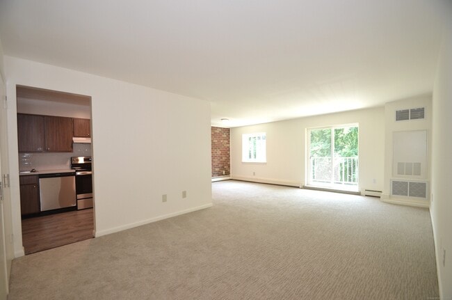 Building Photo - 3900 Park Ave