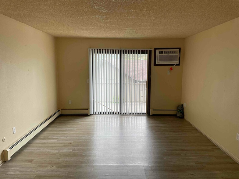 Building Photo - 324 Moccasin Trail