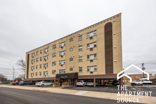 Building Photo - 3001 N Thatcher Ave