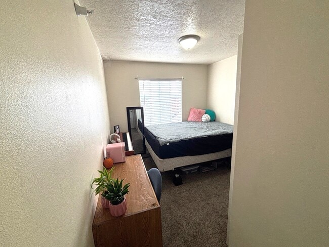 Building Photo - 112 W 1230 N