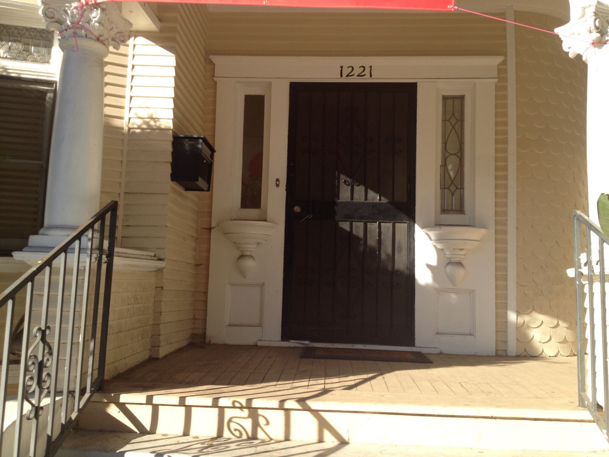 Building Photo - 1221 W 30th St