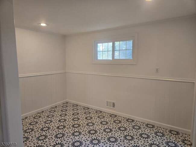 Building Photo - 182 Alpine Trail