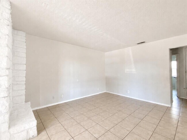 Building Photo - 2300 Cedrick Cove