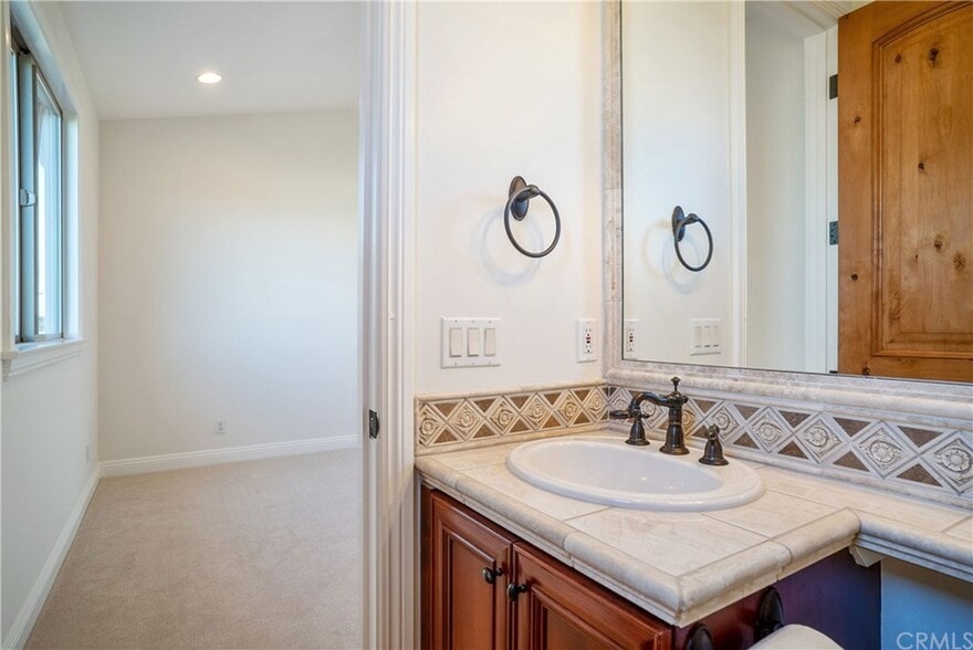 Guest Bathroom - 2509 Palm Ave