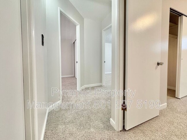 Building Photo - 3894 W Marcus Rd