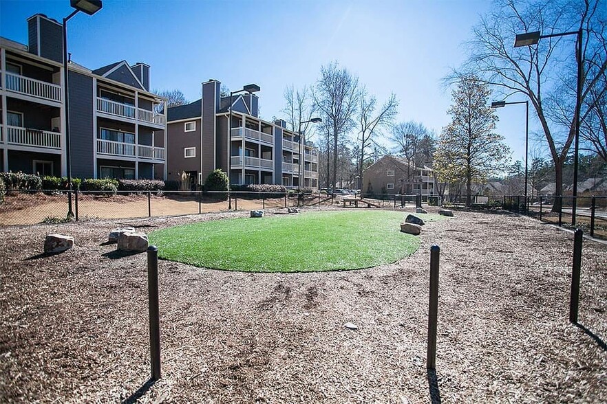 Building Photo - 2000 E Lake Pkwy