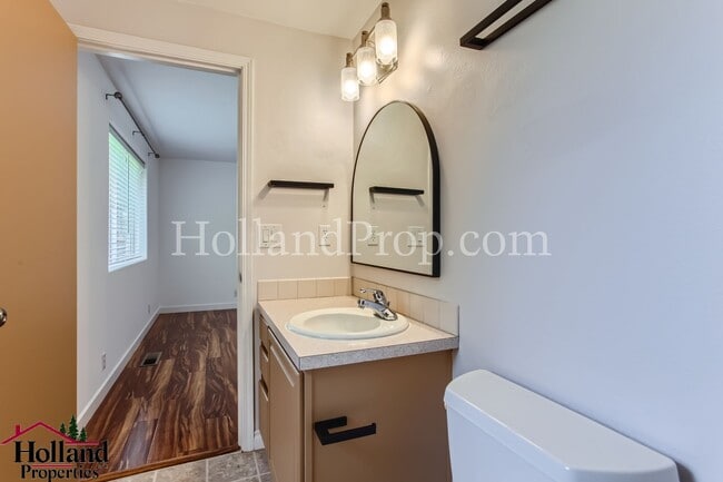 Building Photo - Charming & Spacious 3-Bed, 2-Bath Home in Peaceful North Plains!