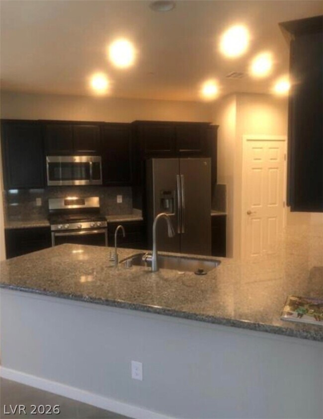 Building Photo - 1126 Bradley Bay Ave