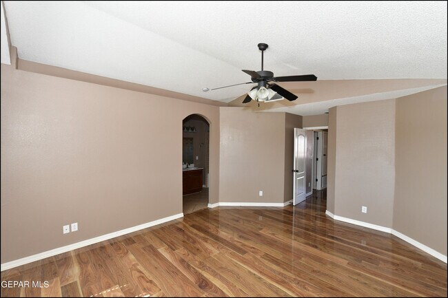 Building Photo - 3257 Sunset Point Dr