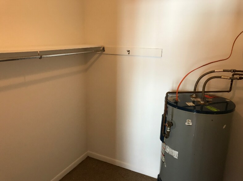 Building Photo - 737 10th Ave