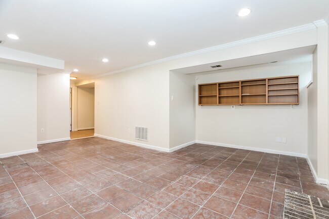 Building Photo - 5003 Stewart Ct