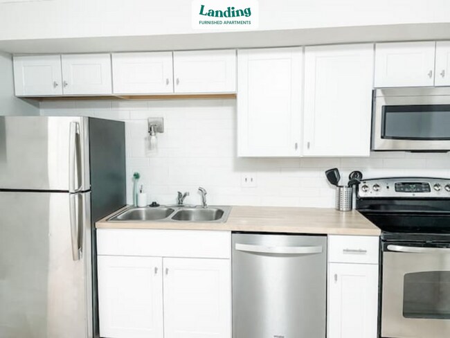 Building Photo - 10022 E Montview Blvd