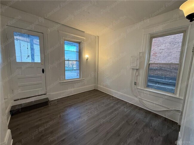 Building Photo - 44 W High St