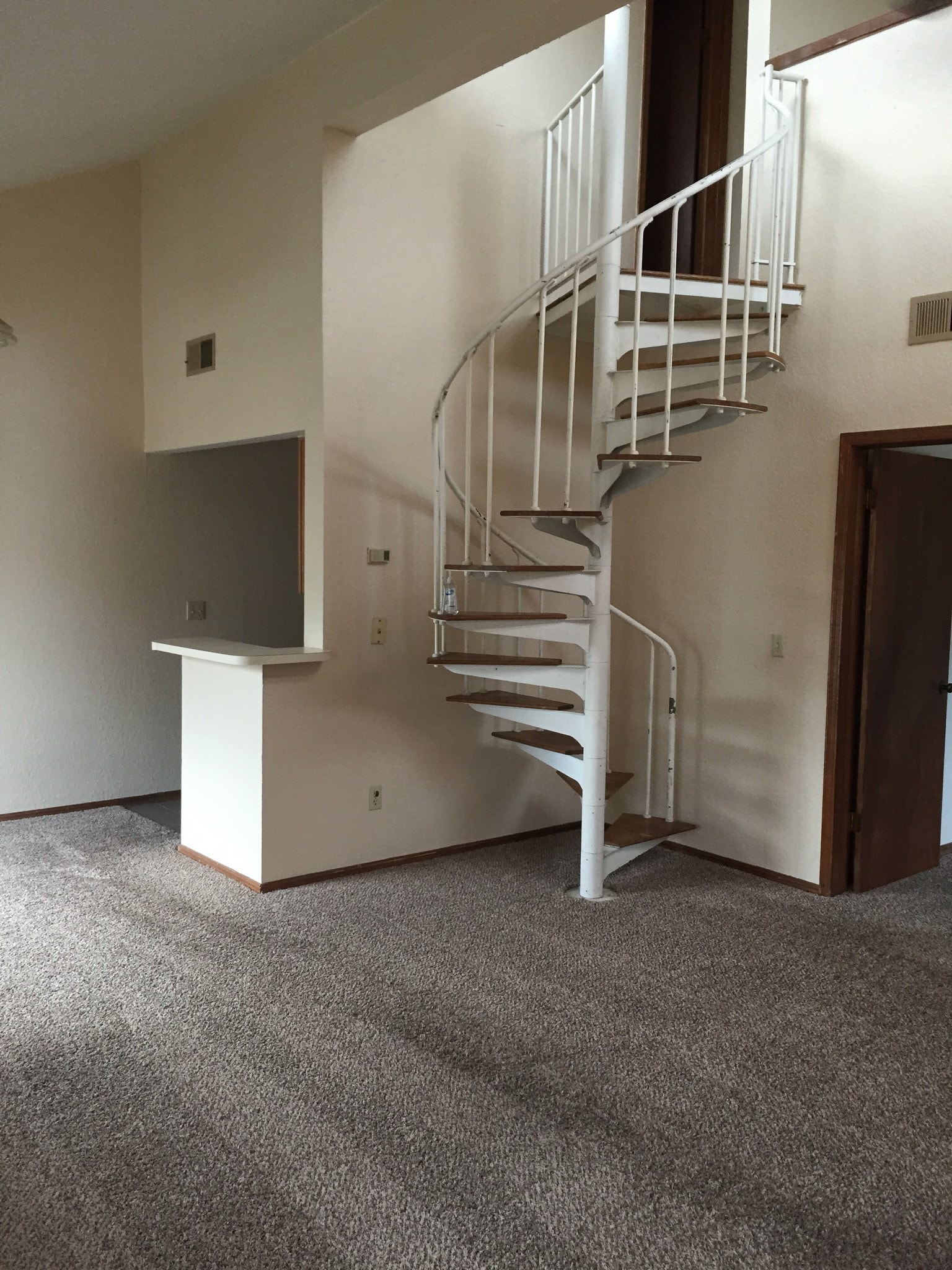 Staircase - 1932 E Lindsey St