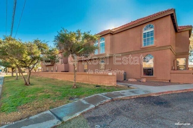 Building Photo - 1402 S Jentilly Ln