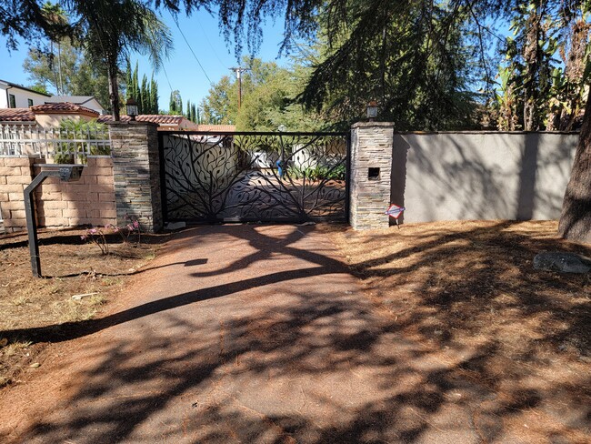 Front Gate - 13125 Chandler Blvd