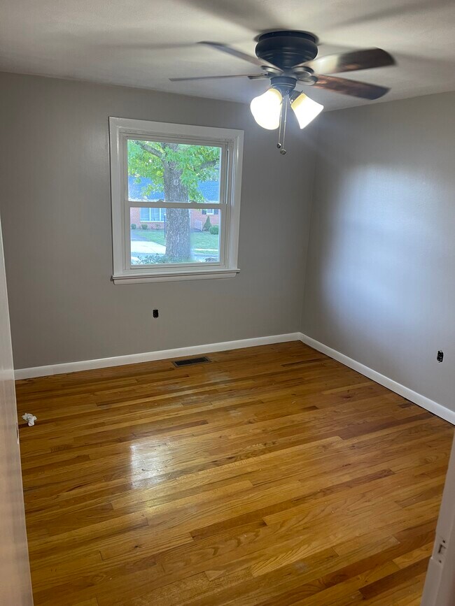 Building Photo - 407 Mount Allen Drive