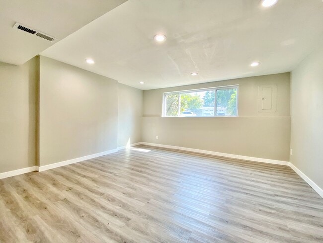 Building Photo - Great Home for rent