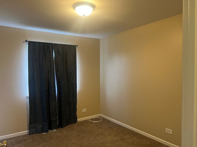 Building Photo - 2059 Orchard Ln