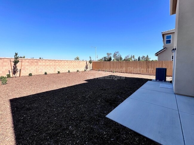 Building Photo - 2065 N Wagon Ln