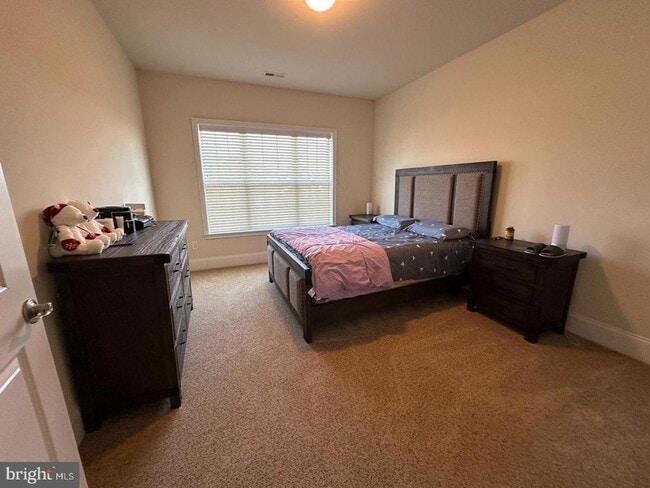Building Photo - 124 Odyssey Dr