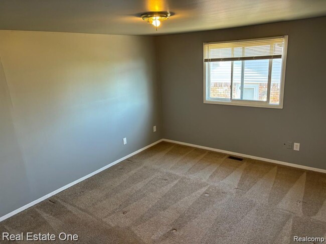 Building Photo - 5102 Franklin Park Dr