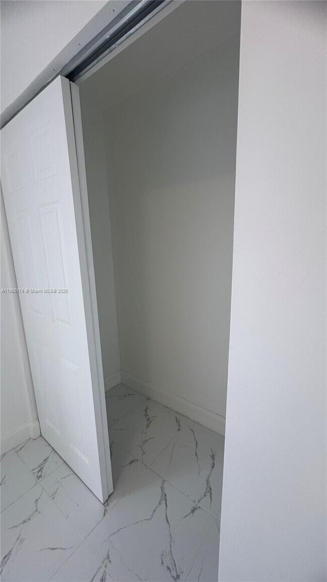 Building Photo - 901 NW 116th St