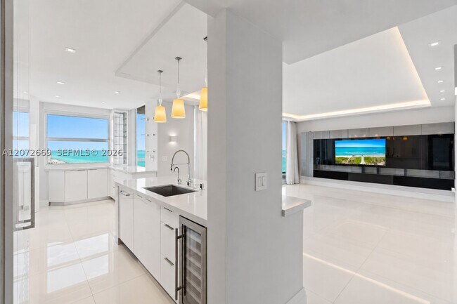 Building Photo - 4201 Collins Ave