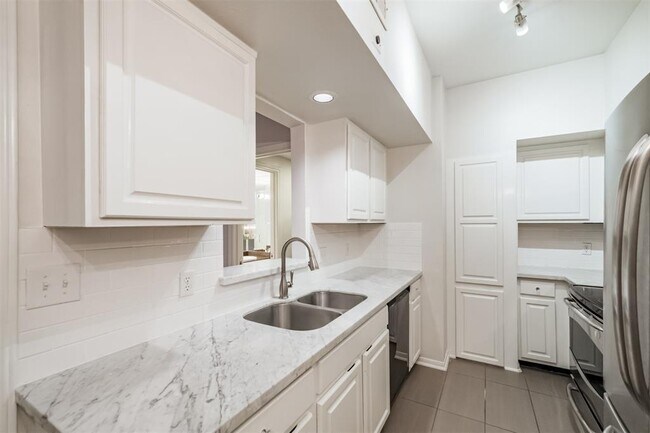 Building Photo - 4000 Purdue St