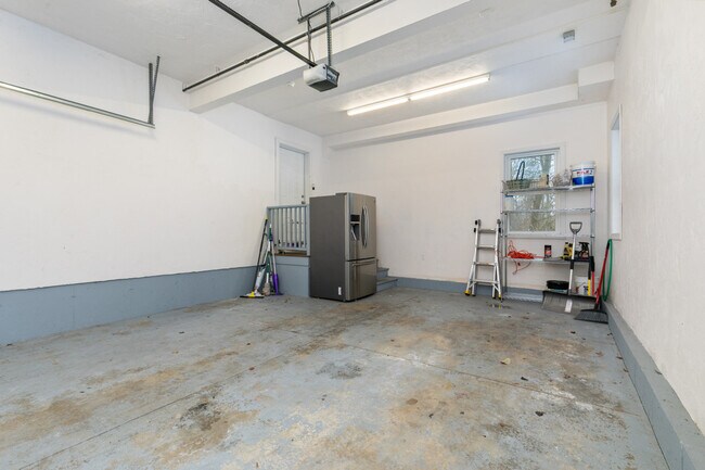 Building Photo - 3 Chapel Way