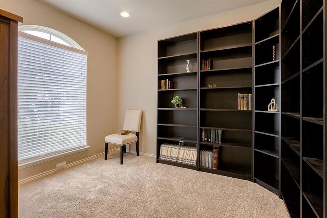 Building Photo - 6728 Llano Stage Trl